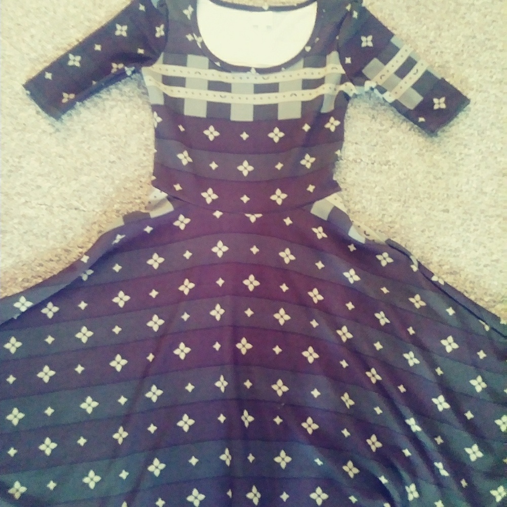 Lula roe nicole dress